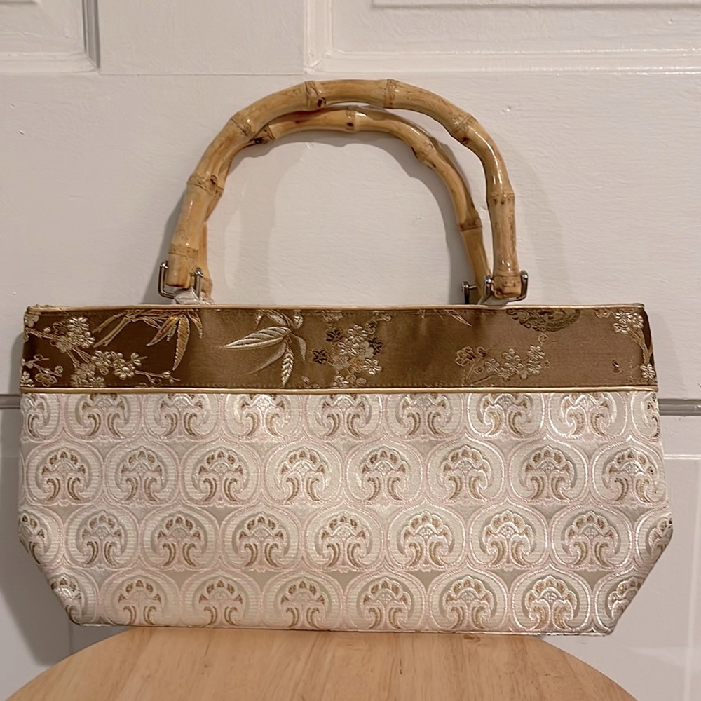 NWOT Authentic Chinese Purse: Silk/Floral Motif